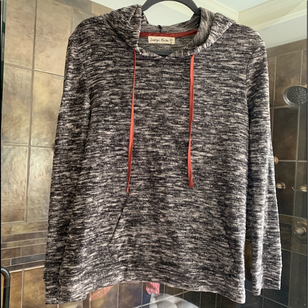 Small black and white soft marbled look ladies hooded pullover